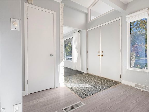 5th image of 6612 Bennington Dr