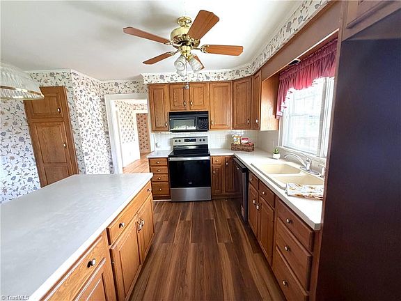 4th image of 5512 Winona St