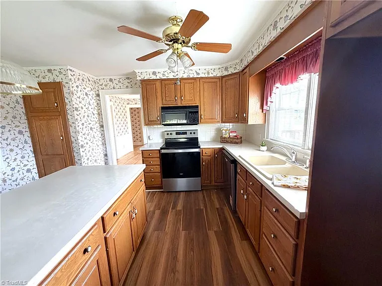 5512 Winona St — Photo 4