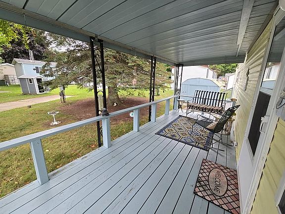 5th image of 621 Barefoot Ln