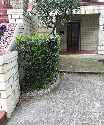 2nd image of 924 Wilson Dr