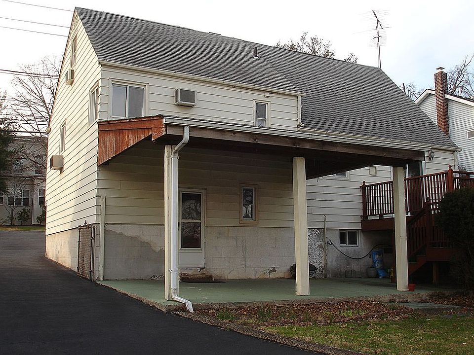 2nd image of 303 Teaneck Rd
