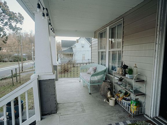 4th image of 309 Forestal Dr