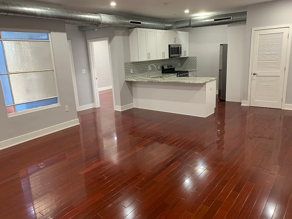 302 Richmond St #16
