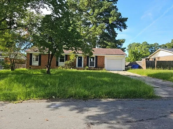5475 Lazybrook Ct, Fayetteville, NC 28314