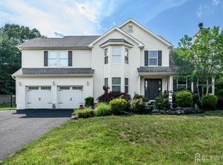 9 Country Rd, Jackson, NJ 08527