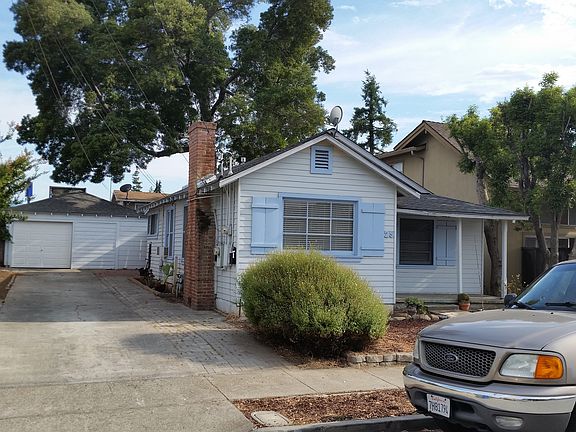 2nd image of 25 Cecil Ave
