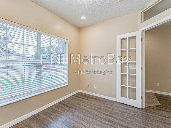 5th image of 15706 Fishhawk Falls Dr