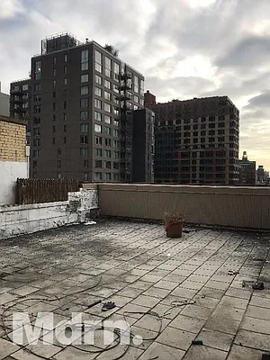 Rented by Mdrn Residential | media 9