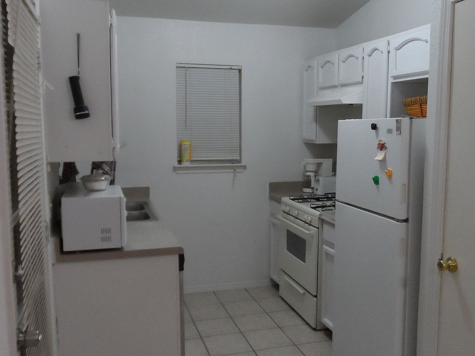 2nd image of 2229 Tierra De Oro Way