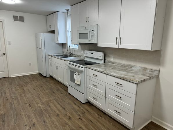 19 N Main St FLOOR 1