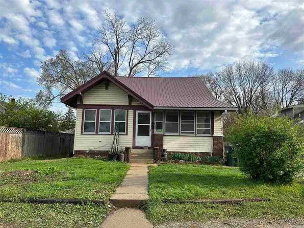 520 Brookland Park Dr, Iowa City, IA 52246