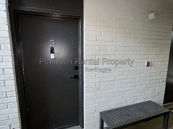 5th image of 330 9th St NE APT 5