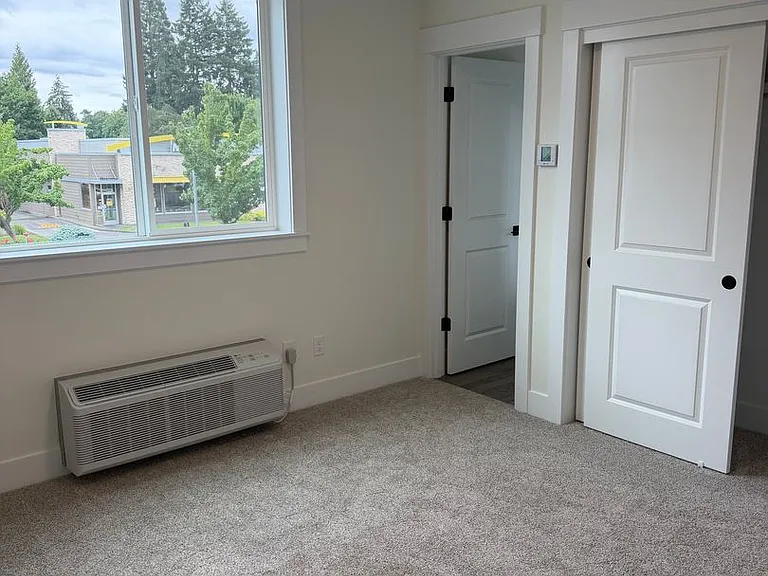 4885 River Rd N — Photo 17