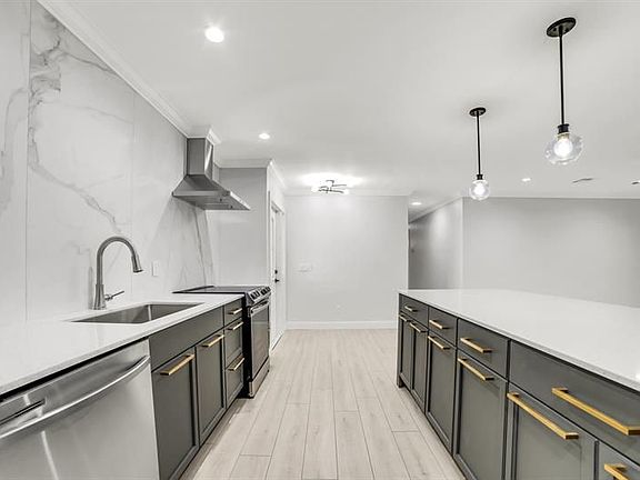 5th image of 6309 SE Poinciana Ln