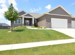 924 2nd St, Fairfax, IA 52228