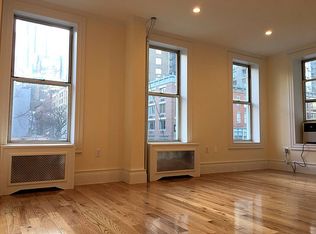 401 W 43rd St APT 2, New York, NY 10036