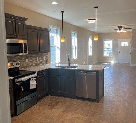 5th image of 130 Rolling Woods Cir