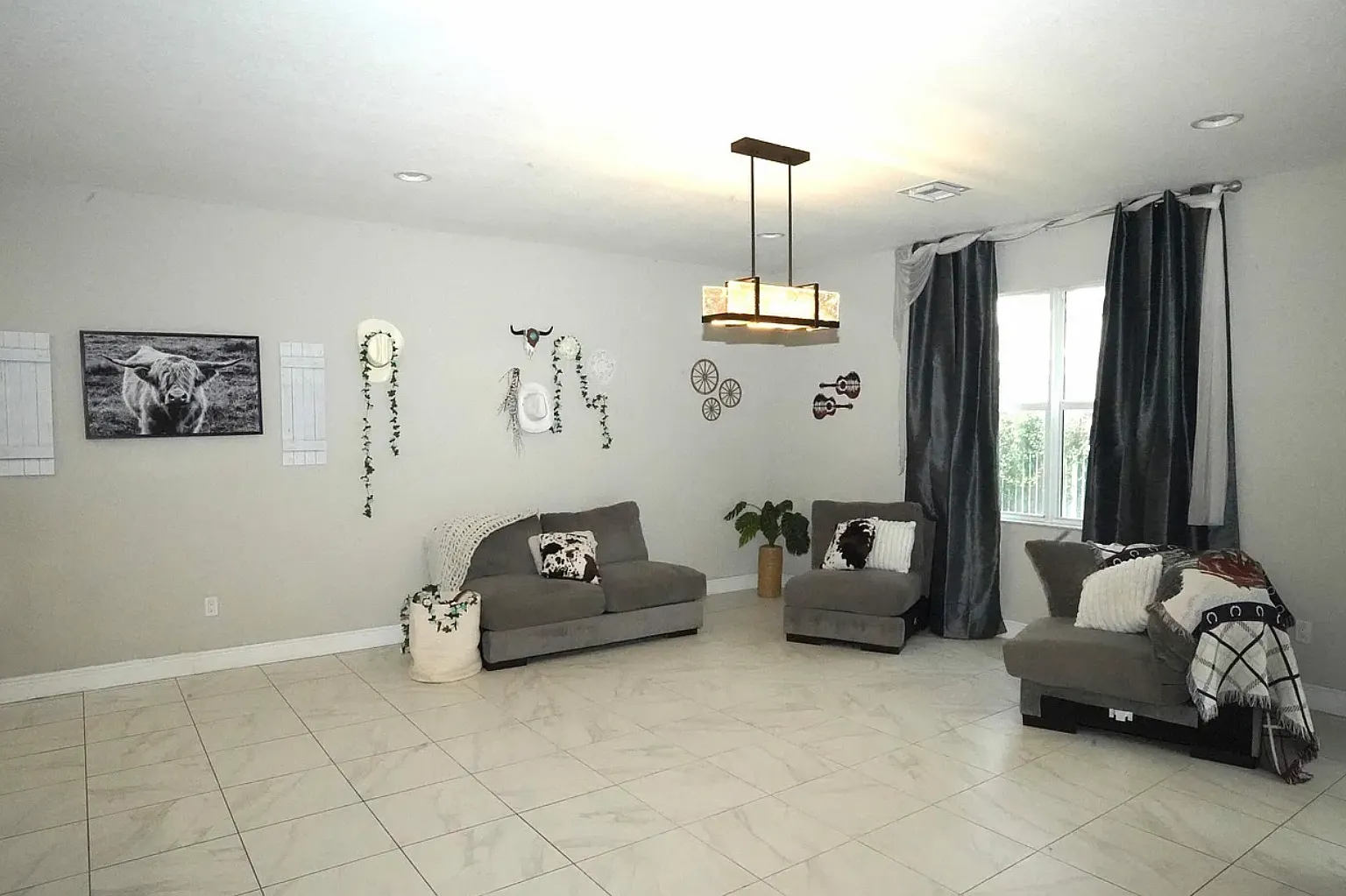 1271 Northwest Leonardo Circle - 1 — Photo 3