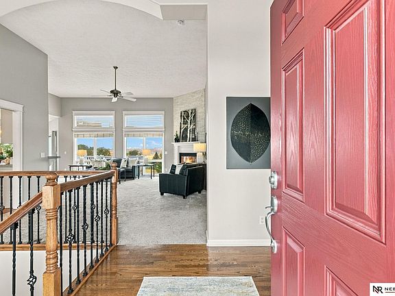 3rd image of 165 Eagle View Dr