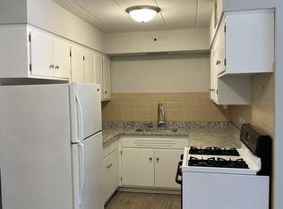2901 S Harlem Ave APT 8, Berwyn, IL 60402