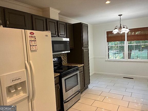 5th image of 143 Stonybrook Ct