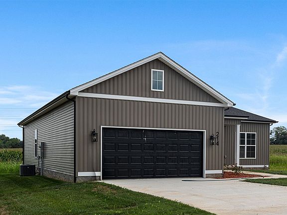 3rd image of 214 Goldenrod St