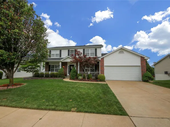 3335 Hampton Xing, Saint Charles, MO 63303