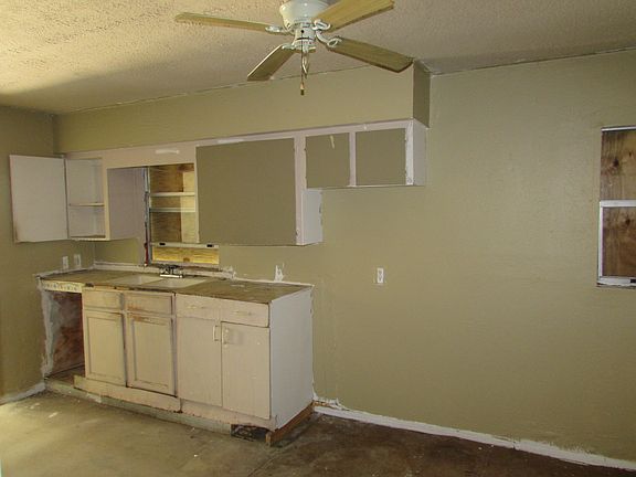 5th image of 425 New York Dr