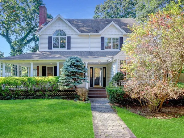 236 Washington Avenue, Saint James, NY 11780