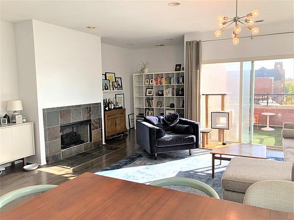 2nd image of 1601 N Paulina St #48
