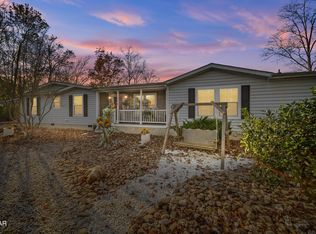 1594 Kinder Ln, Dandridge, TN 37725