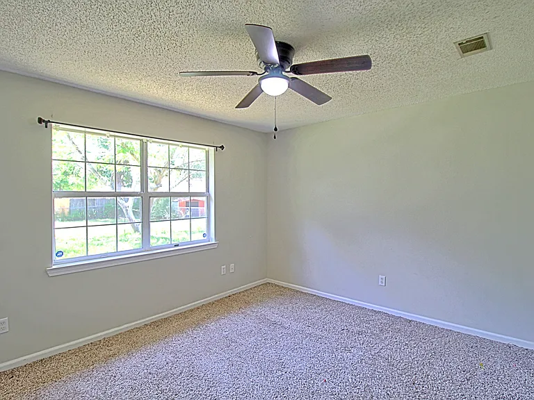 218 Sheila Dr — Photo 11