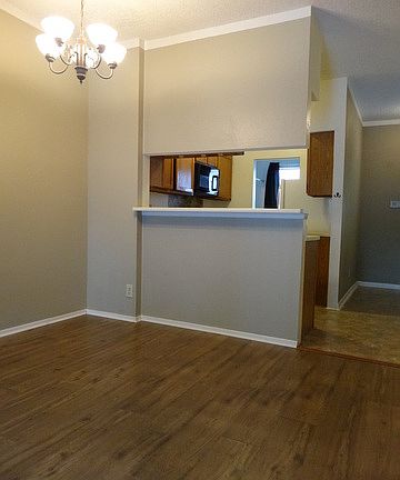 4th image of 1909 CROSSGATE PARK #1909