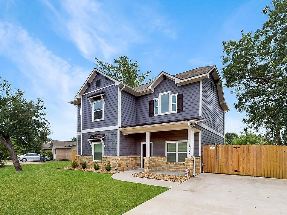 1300 Foster Ave