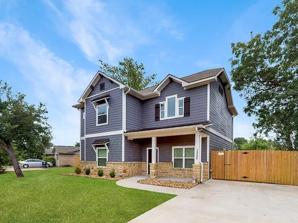 1300 Foster Ave, College Station, TX 77840