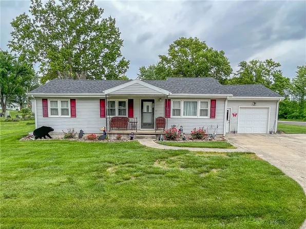 805 E 5th St, Trenton, MO 64683