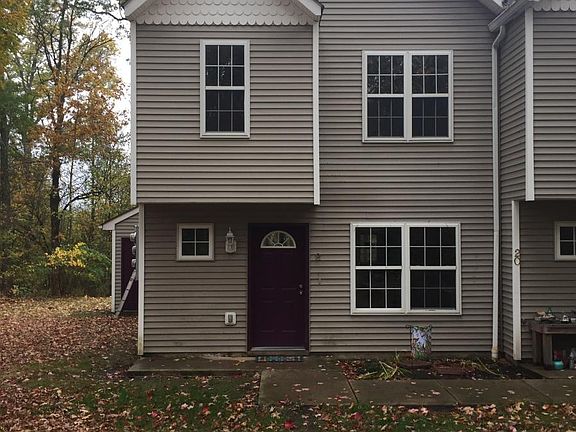 2nd image of 20 Majestic Woods Dr