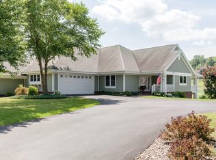 527 Fairway Creek Dr, Onalaska, WI 54650