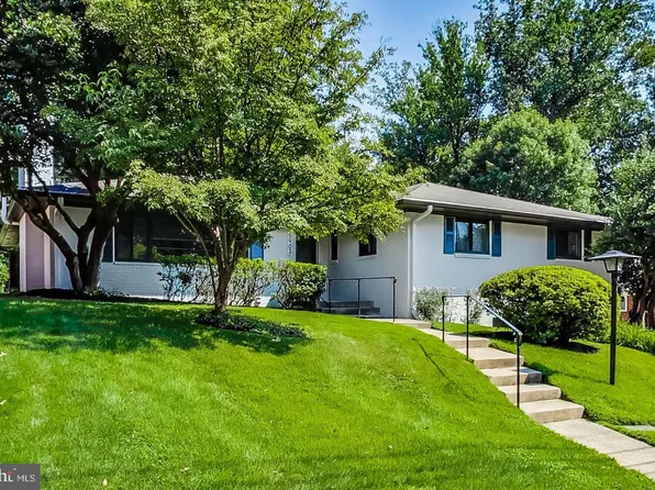 5903 Osceola Rd, Bethesda, MD 20816