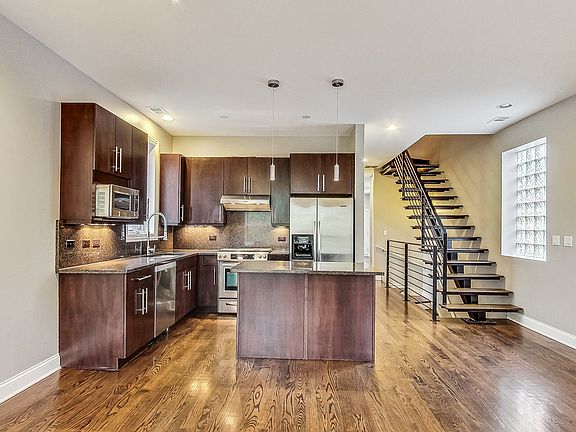 3rd image of 1619 N Fairfield Ave #3
