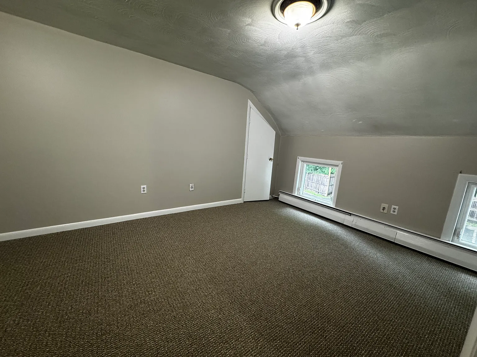 2 bed, 1200 sqft, $2,400 — Photo 2