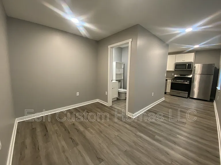 218 W King St #2 — Photo 7