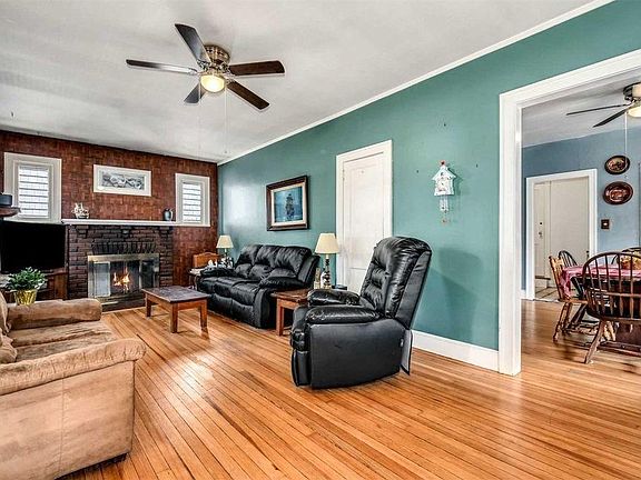 2nd image of 60 Knollwood Ave Unit 4E