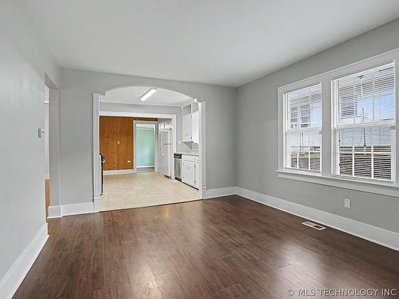 5th image of 238 N Yukon Ave