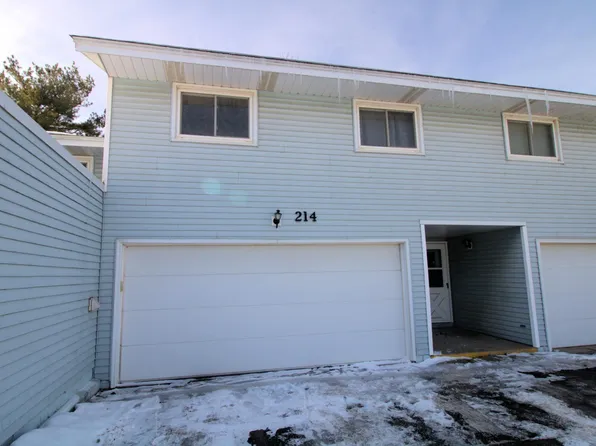 214 Shawnee Trl, Shakopee, MN 55379