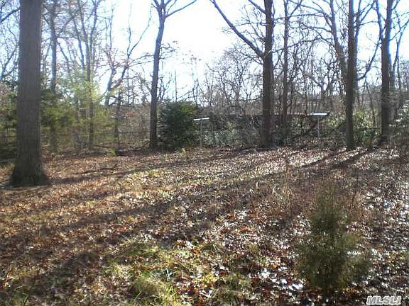 5th image of 234 Peconic Ave