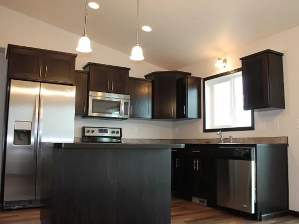 1420 44th Ave S, Moorhead, MN 56560