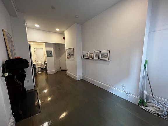 2nd image of 266 Newbury St Floor 2
