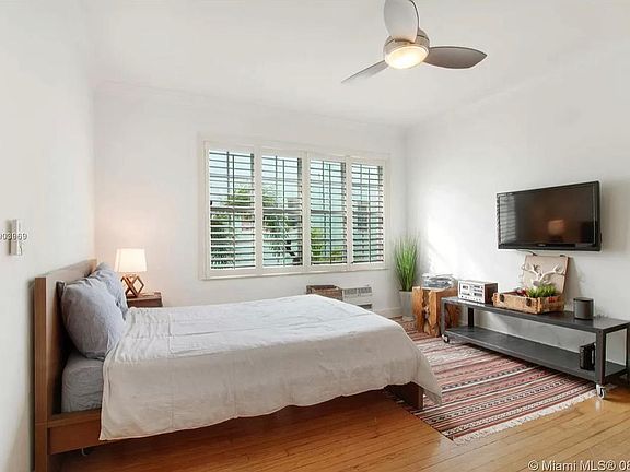 3rd image of 1018 Euclid Ave APT 4